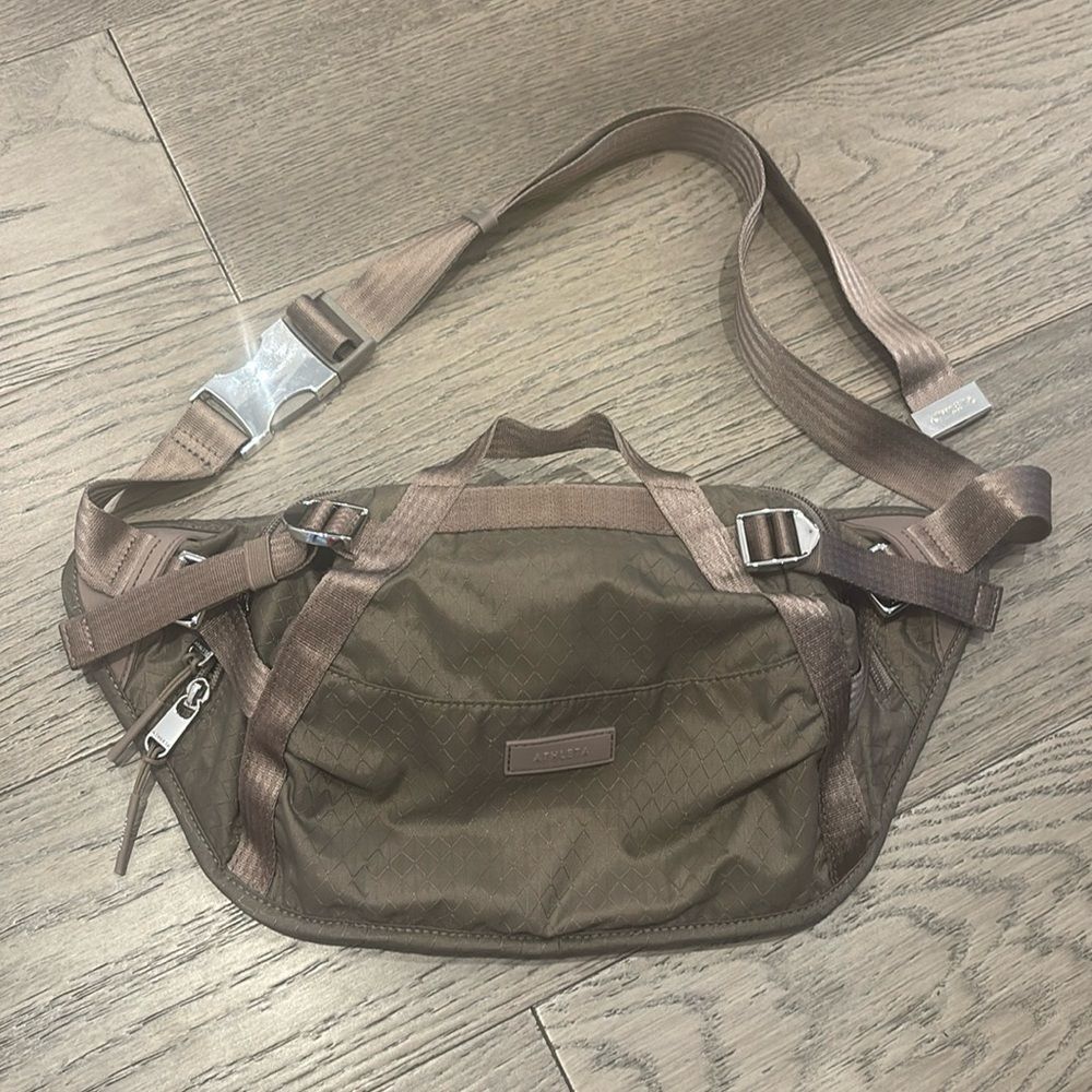 VEUC Athleta polyester Fanny pack crossbody; Gender Neutral